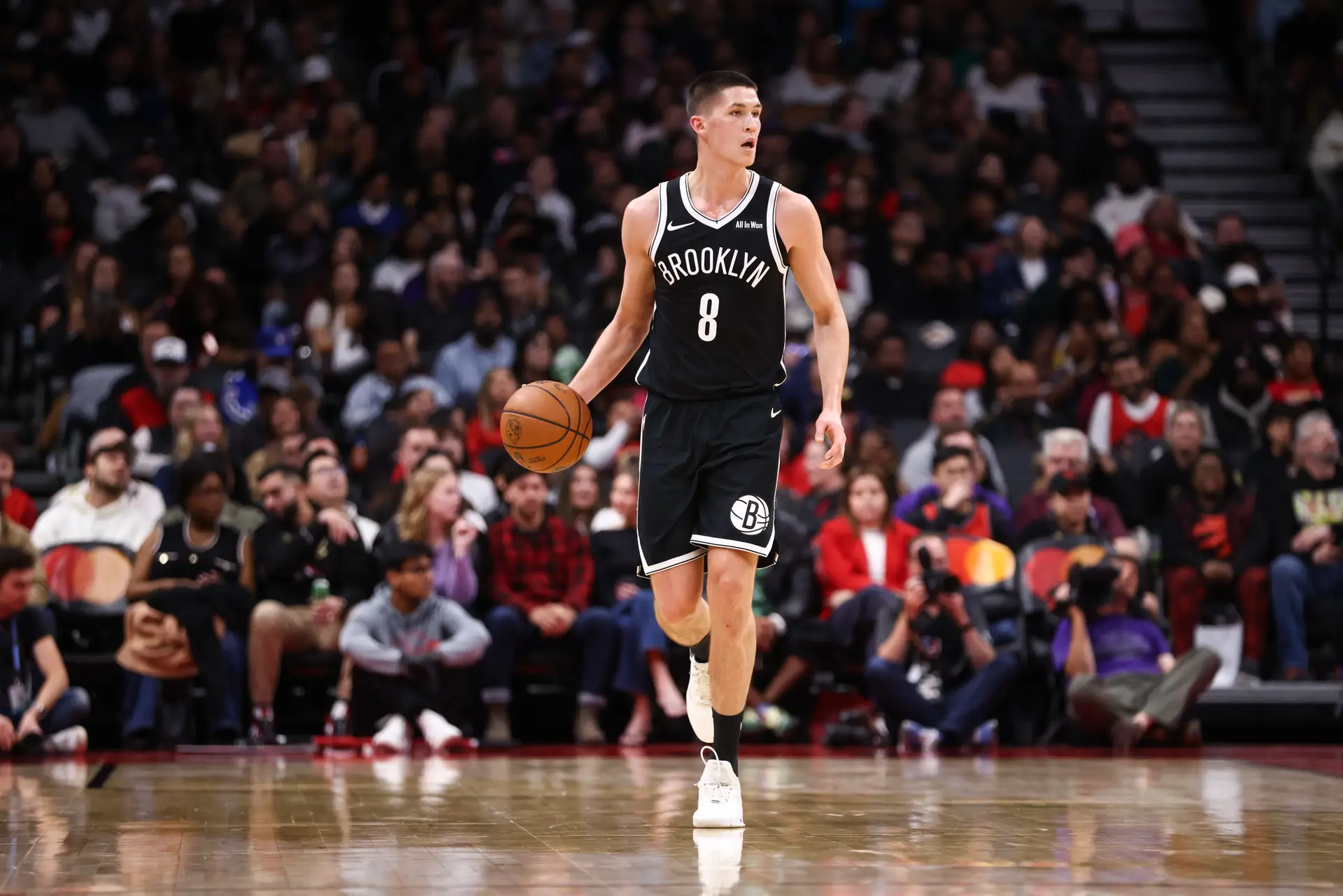 Não bebe, não fuma, não vai a festas. Egor Dëmin recusa viver como uma celebridade e já tramou Neemias na NBA