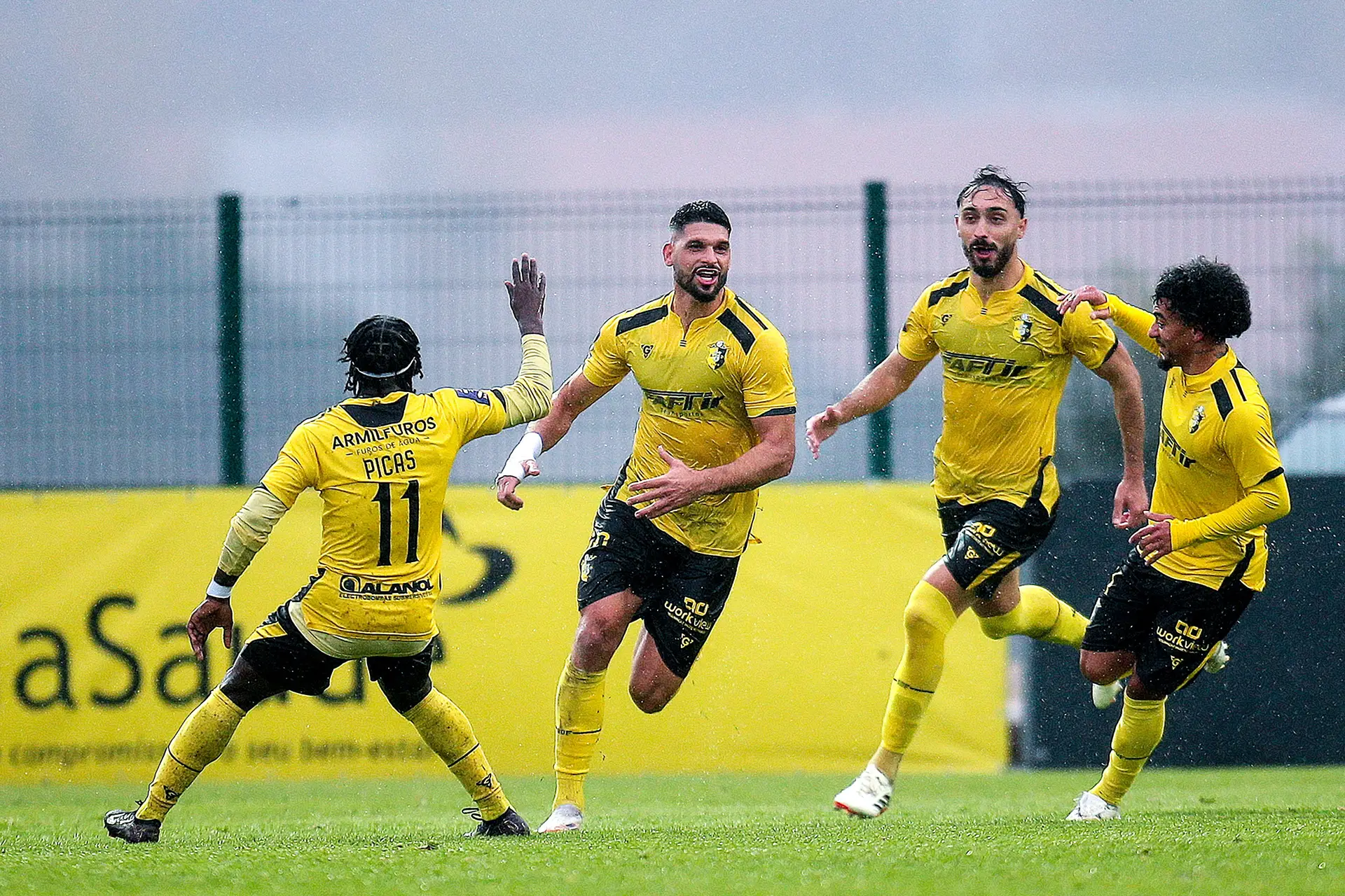 Lusitano e Caldas confirmados como almas da festa. Fafe e Vila Meã também fizeram Taça