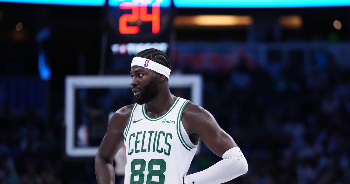 Neemias Queta sai lesionado na vitória dos Boston Celtics frente aos Orlando Magic