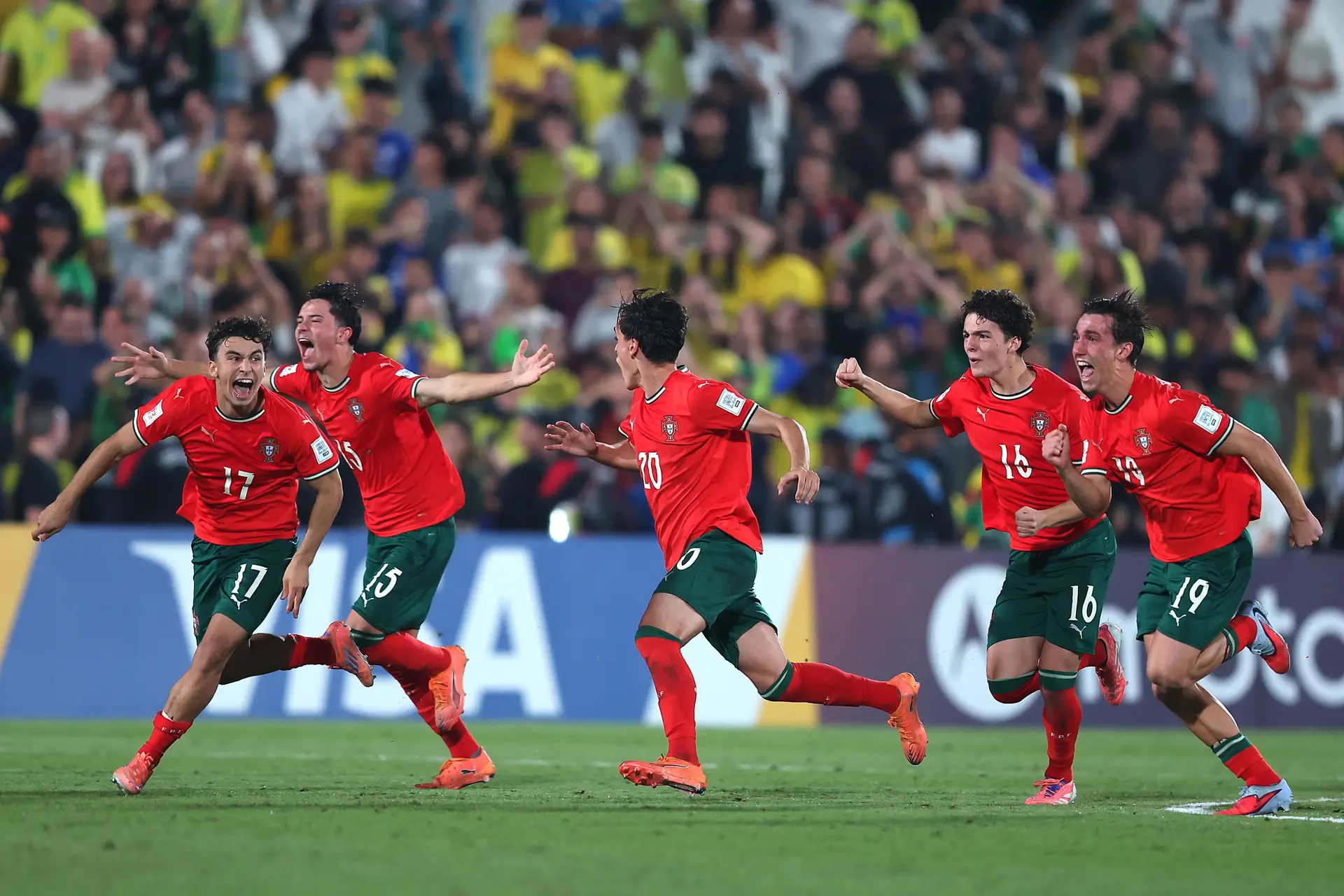 Uma dura e nem sempre bonita batalha, uma decisão emotiva: Portugal elimina Brasil e está na final do Mundial sub-17