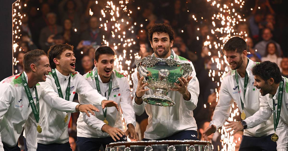 Mesmo sem Sinner, Itália faz história com terceiro título consecutivo na Taça Davis