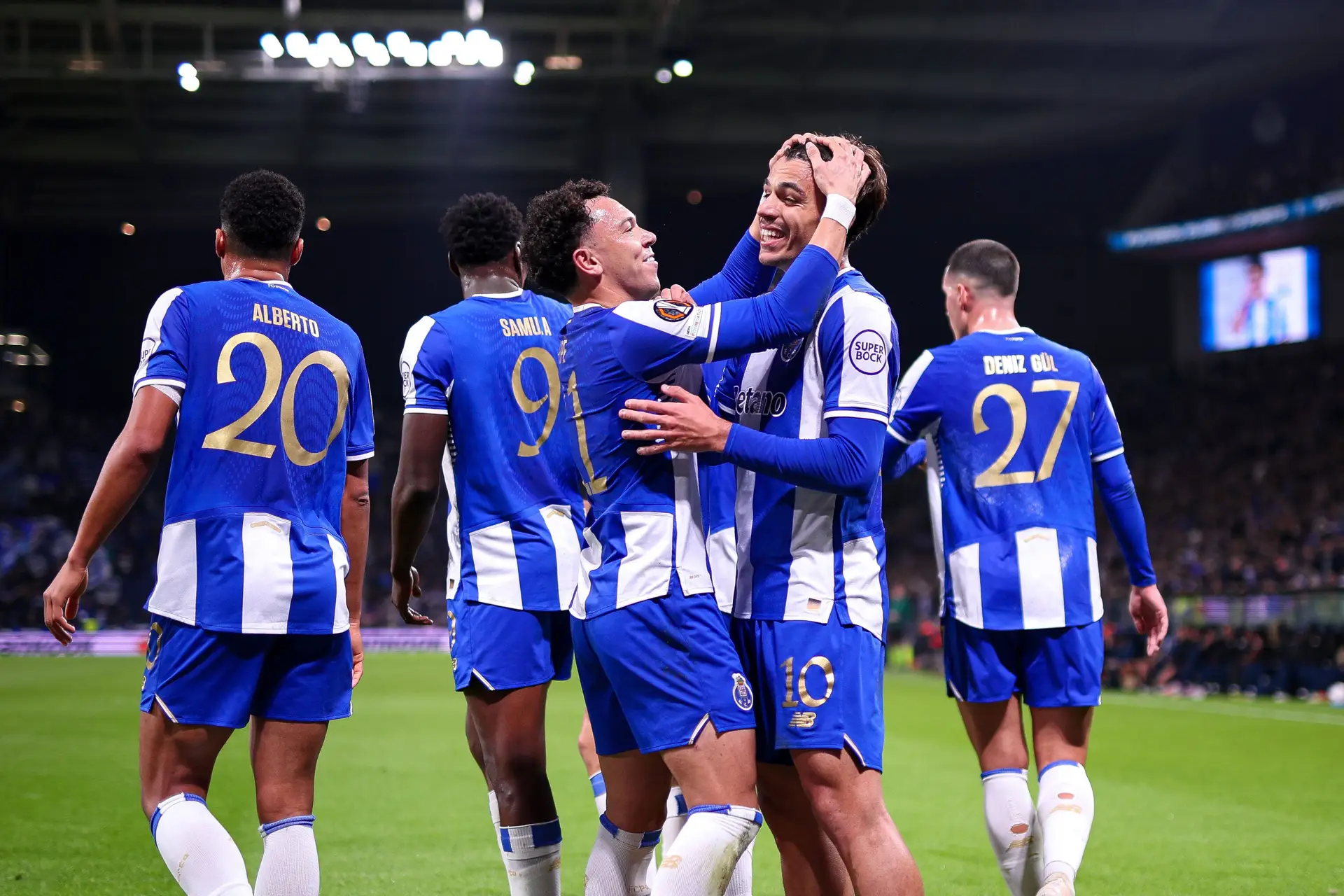 A autoridade suprema dos médios do FC Porto compareceu no chá dançante que teve o Nice como convidado