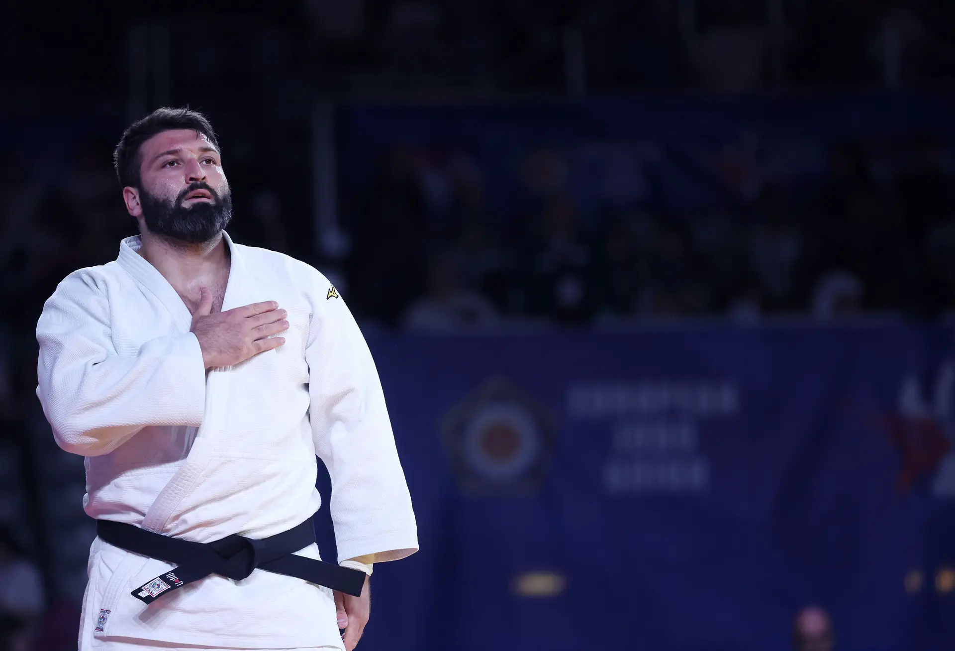 Inal Tasoev, judoca russo, quando venceu a medalha de ouro nos Europeus de 2024 enquanto Atleta Individual Neutro.