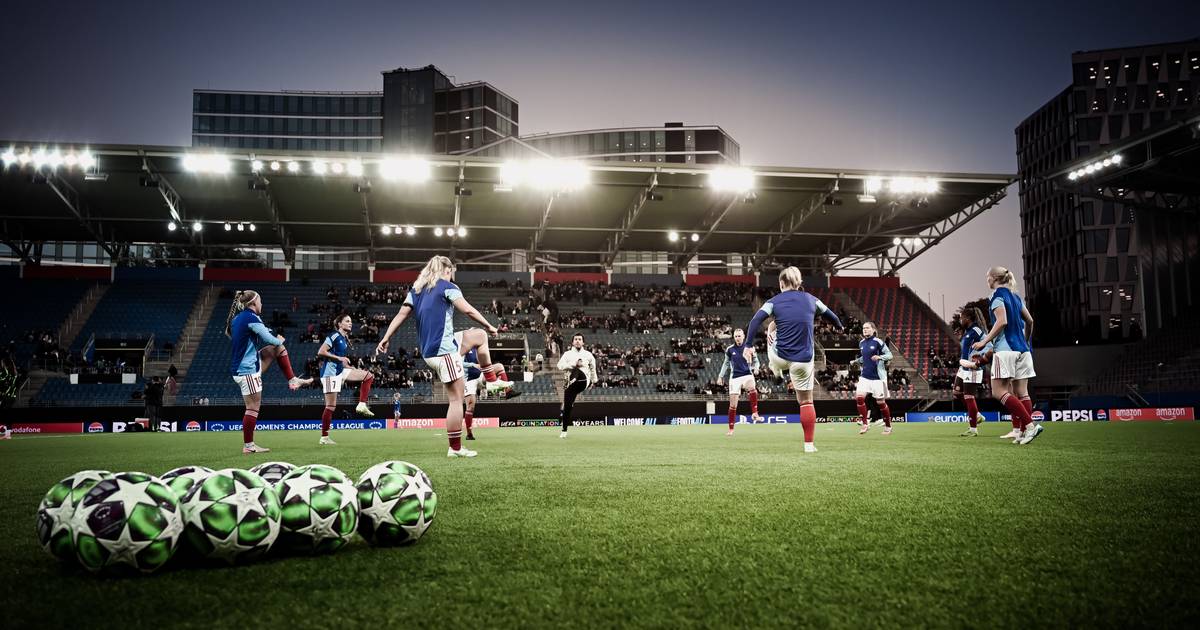 Os campos de relva artificial são um perigo de doping? Jogadora da Noruega foi contaminada pela borracha de um relvado sintético