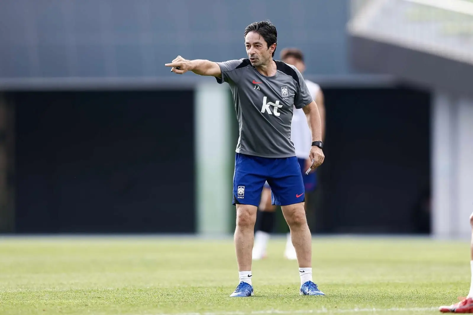 Em mais um momento de treino com a seleção da Coreia