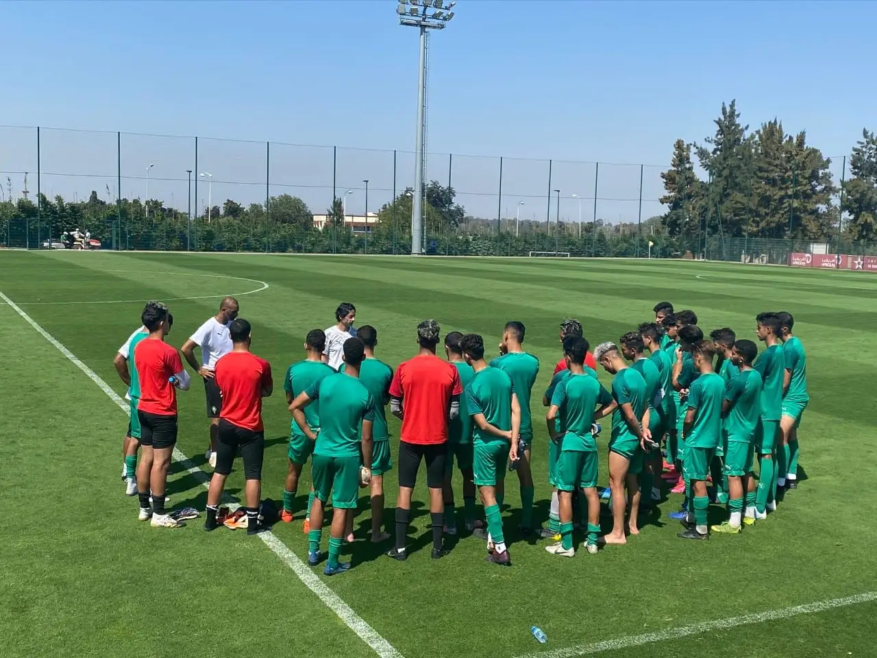 Durante uma palestra com a seleção de sub 20 de Marrocos