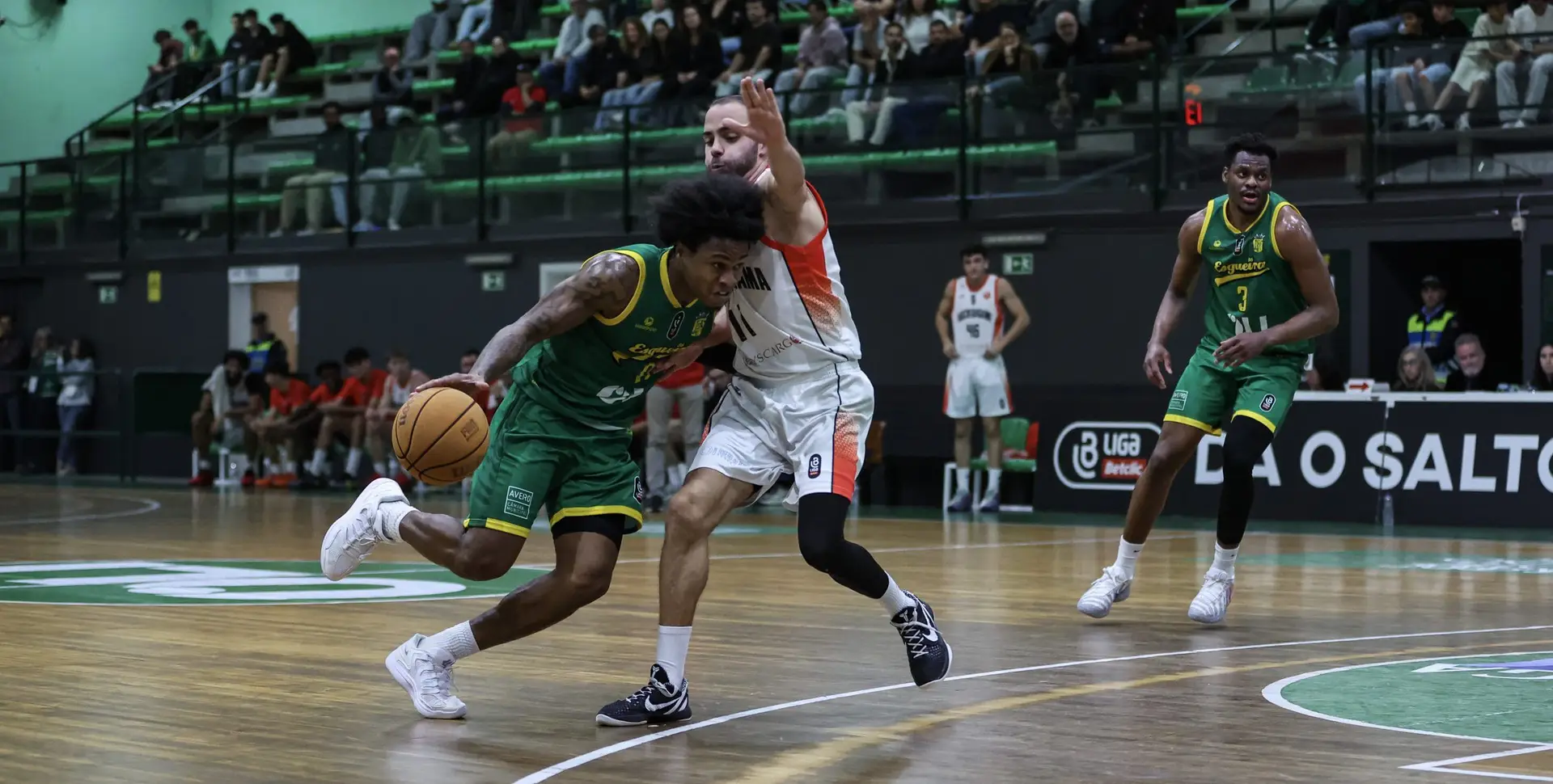 Pastéis de nata, dilemas no supermercado e independência, mas também muita solidão: a vida dos rookies do basquetebol português