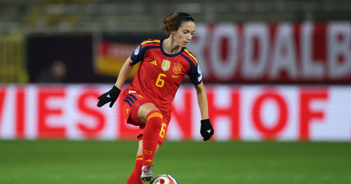 Aitana Bonmatí, três vezes Bola de Ouro, sofre lesão grave e vai ficar afastada dos relvados nos próximos meses