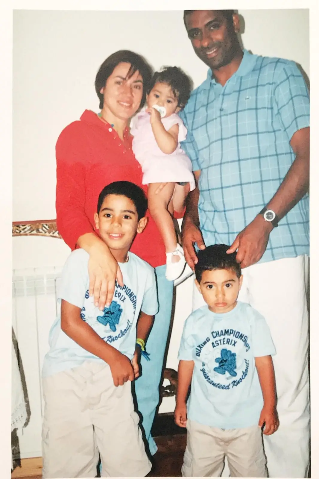 David (em baixo à esquerda) com os pais e os irmãos