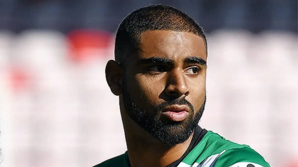 David Sualehe é defesa, completou a formação no FC Porto e, no estrangeiro, já jogou no Olimpia Ljubliana e no FC Noah