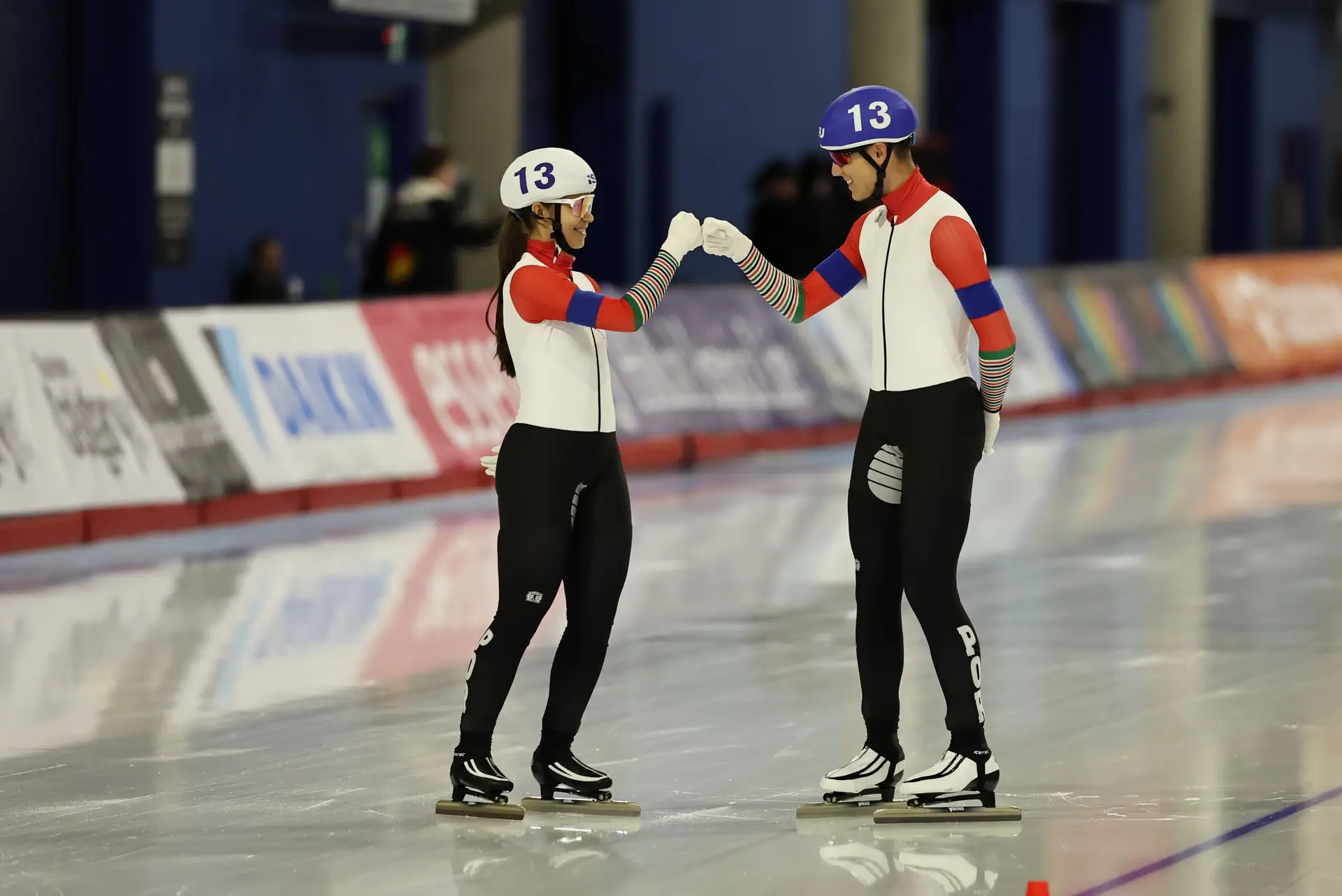 Patinadores de velocidade Jessica Rodrigues e Afonso Silva em competição