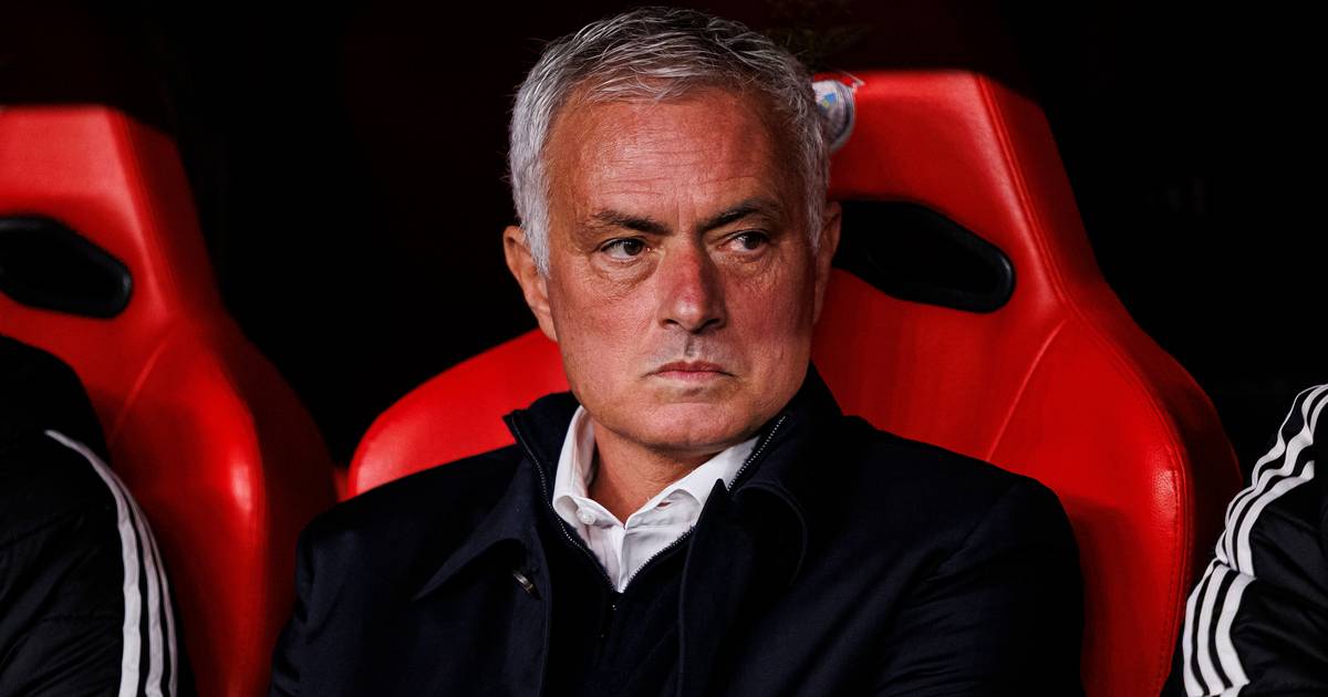 José Mourinho não foi “mais detalhista” por se tratar de um dérbi, vai apenas tentar “honrar o benfiquismo” com o Ferrari que lhe ofereceram