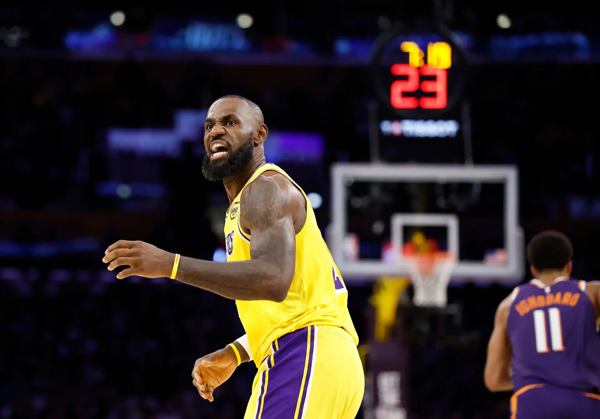 LeBron James marcava, pelo menos, 10 pontos por jogo na fase regular da NBA desde janeiro de 2007. O longo recorde terminou em dezembro de 2025