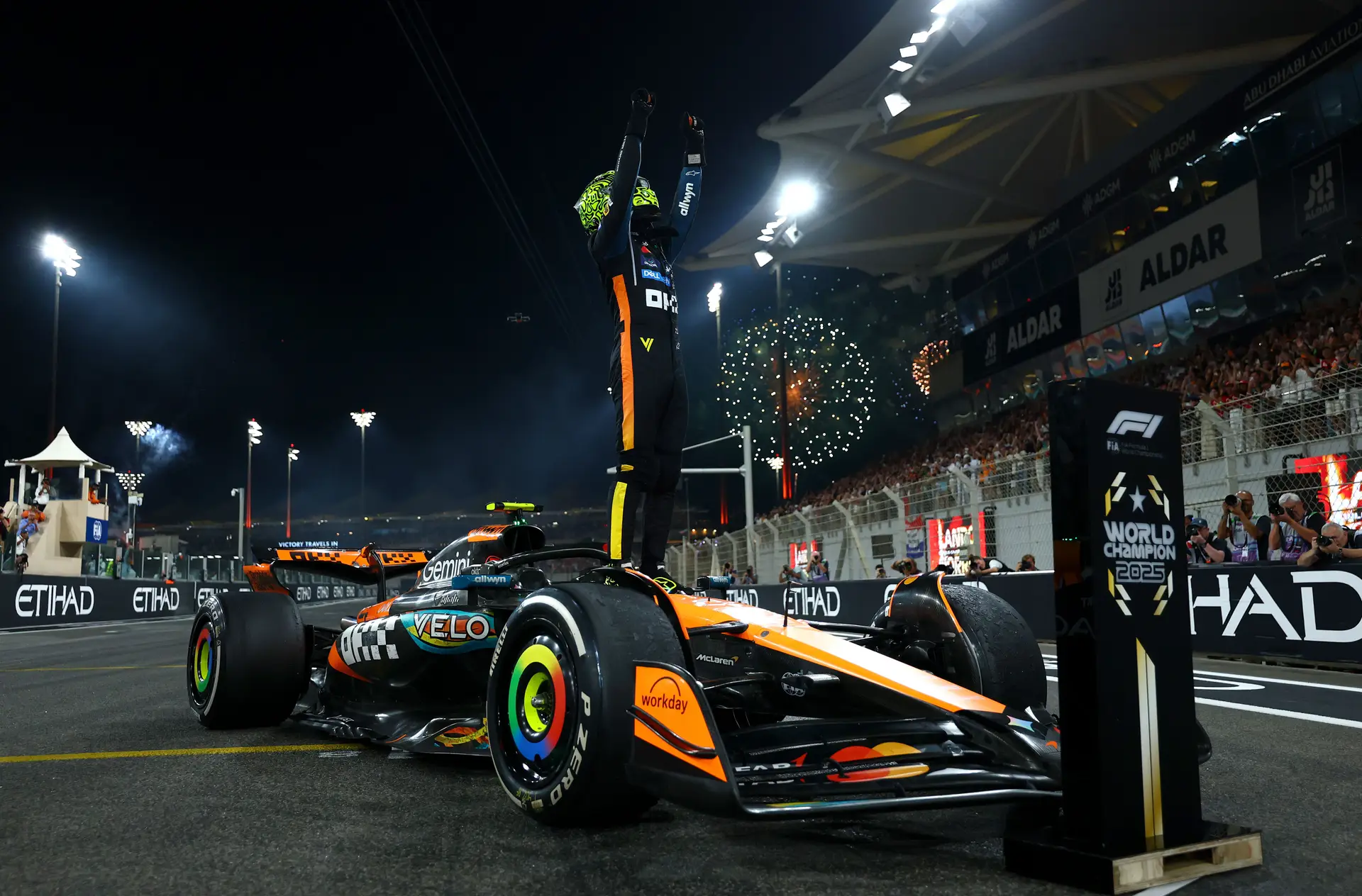 Dois sustos depois, Lando Norris é o novo campeão mundial de Fórmula 1