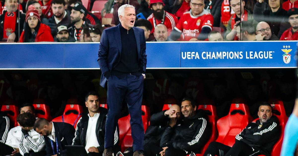 José Mourinho: “Os experts em atacar o Benfica vão ter dificuldades em fazê-lo”
