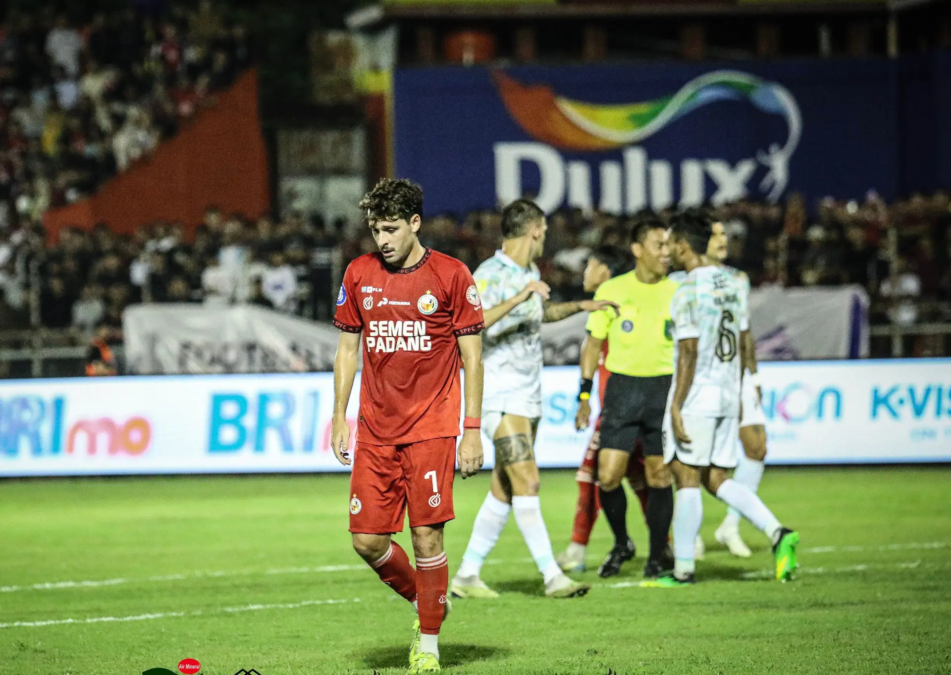 “Sei que em muitos momentos podia ter sido mais profissional, houve algum deslumbre e muitas das vezes facilitismo da minha parte”