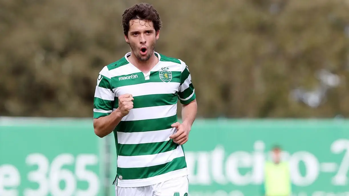 O médio nunca chegou a estrear pela equipa principal do Sporting