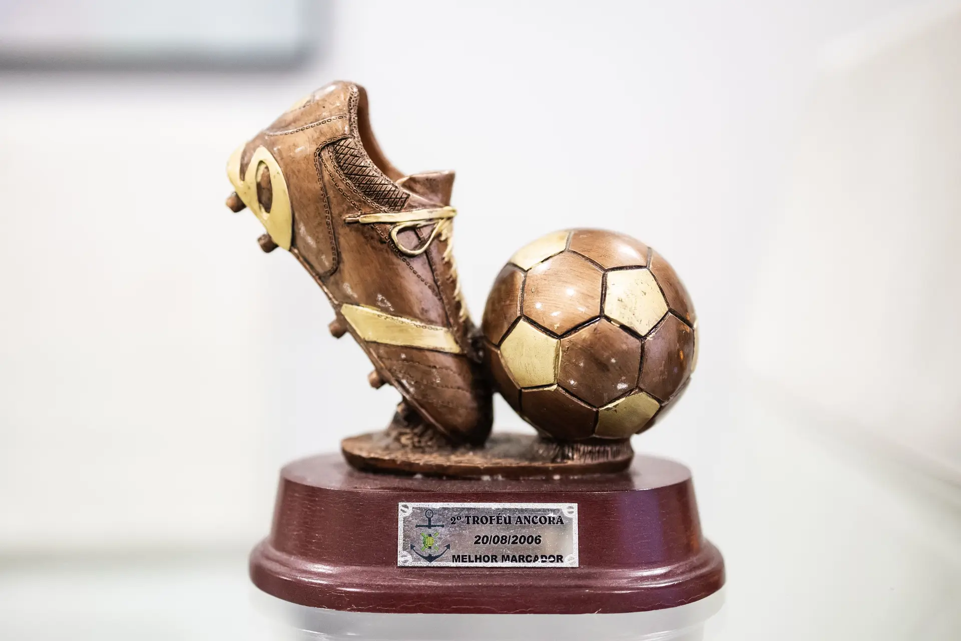 Um dos primeiros troféus de melhor marcador que o extremo ganhou, em 2006