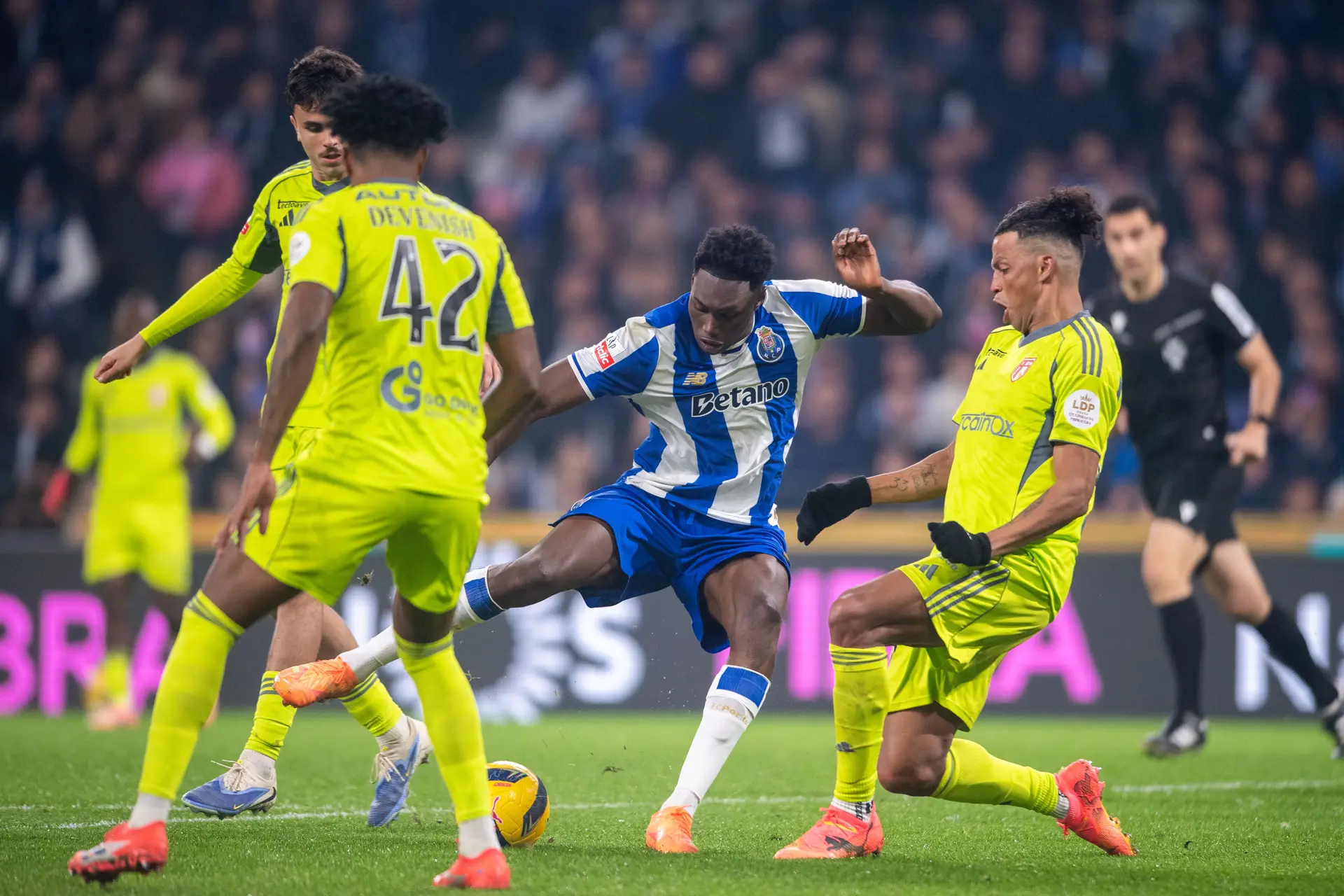 Samu inaugurou o marcador numa jogada individual 