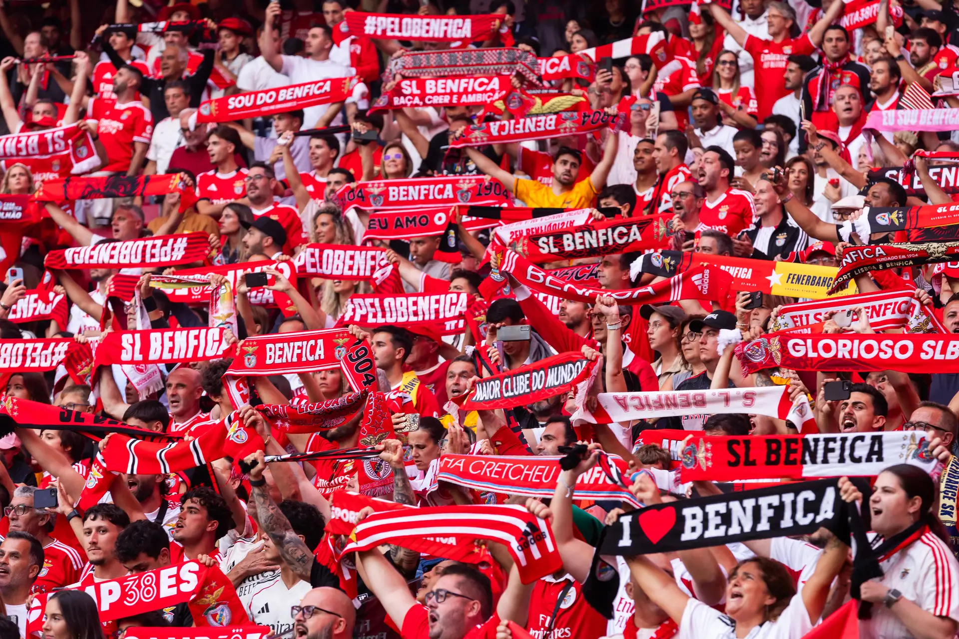 O “Rei dos Frangos” vendeu os 16% que tinha da SAD do Benfica a um fundo de investimento dos EUA