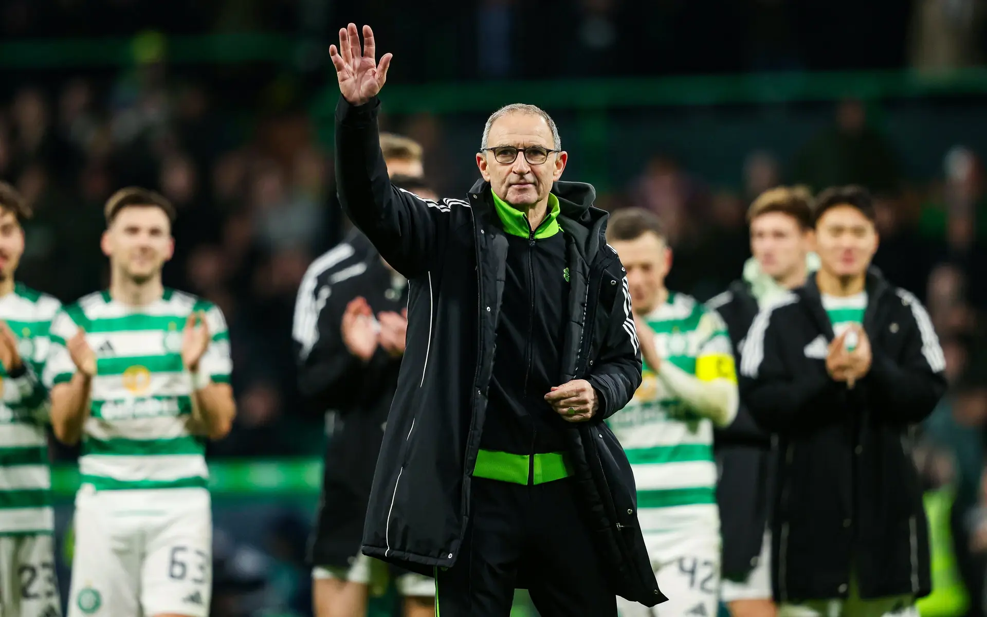 O treinador da Irlanda do Norte estava reformado até o Celtic o contratar pela segunda vez esta época
