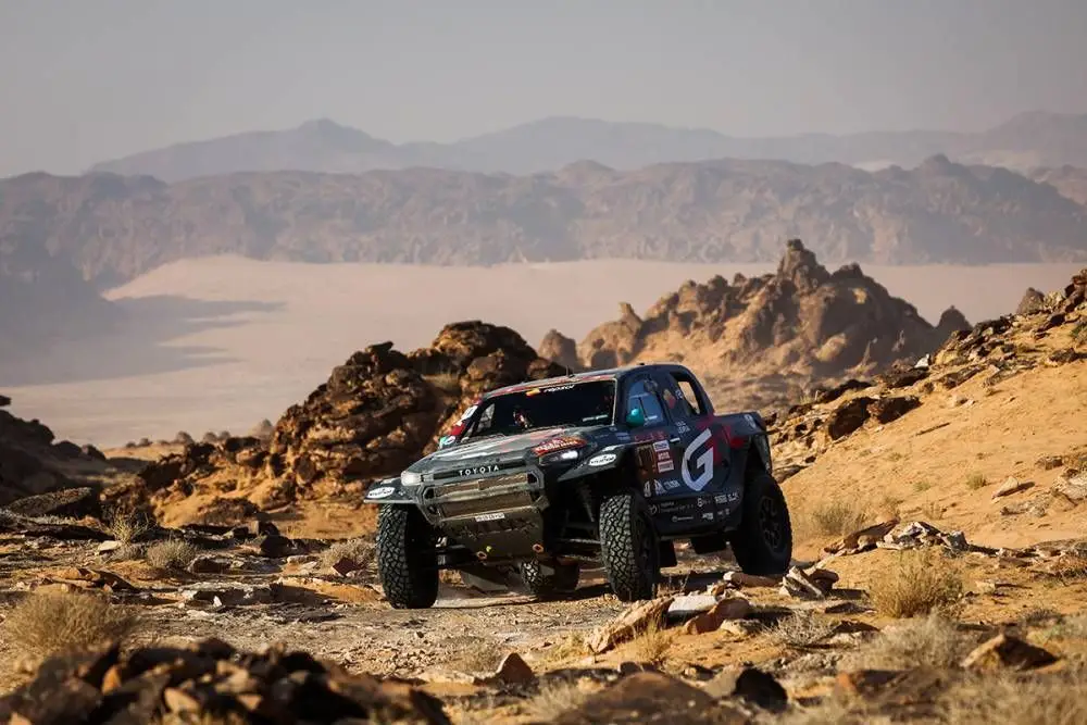 João Ferreira conduz um Toyota na edição de 2026 do Dakar
