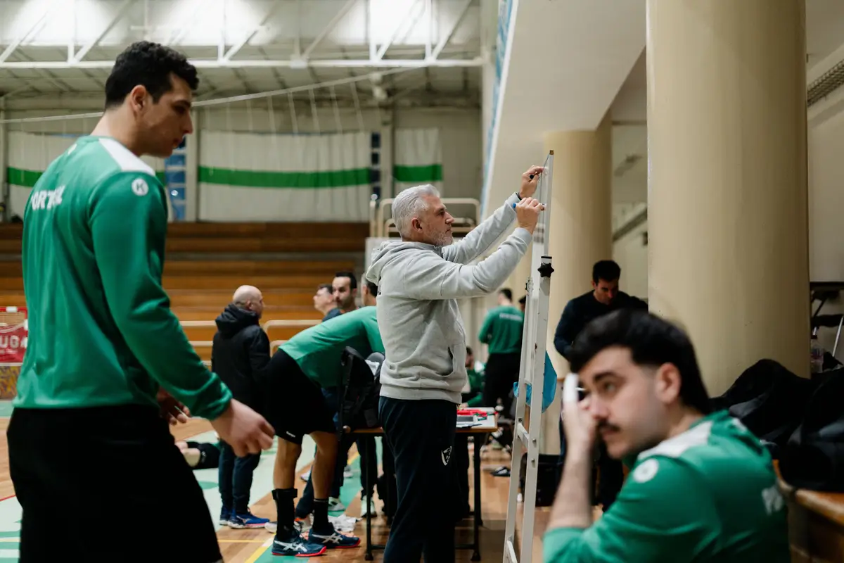 Paulo Jorge Pereira treina o Dínamo de Bucareste, da Roménia, a par de ser selecionador nacional