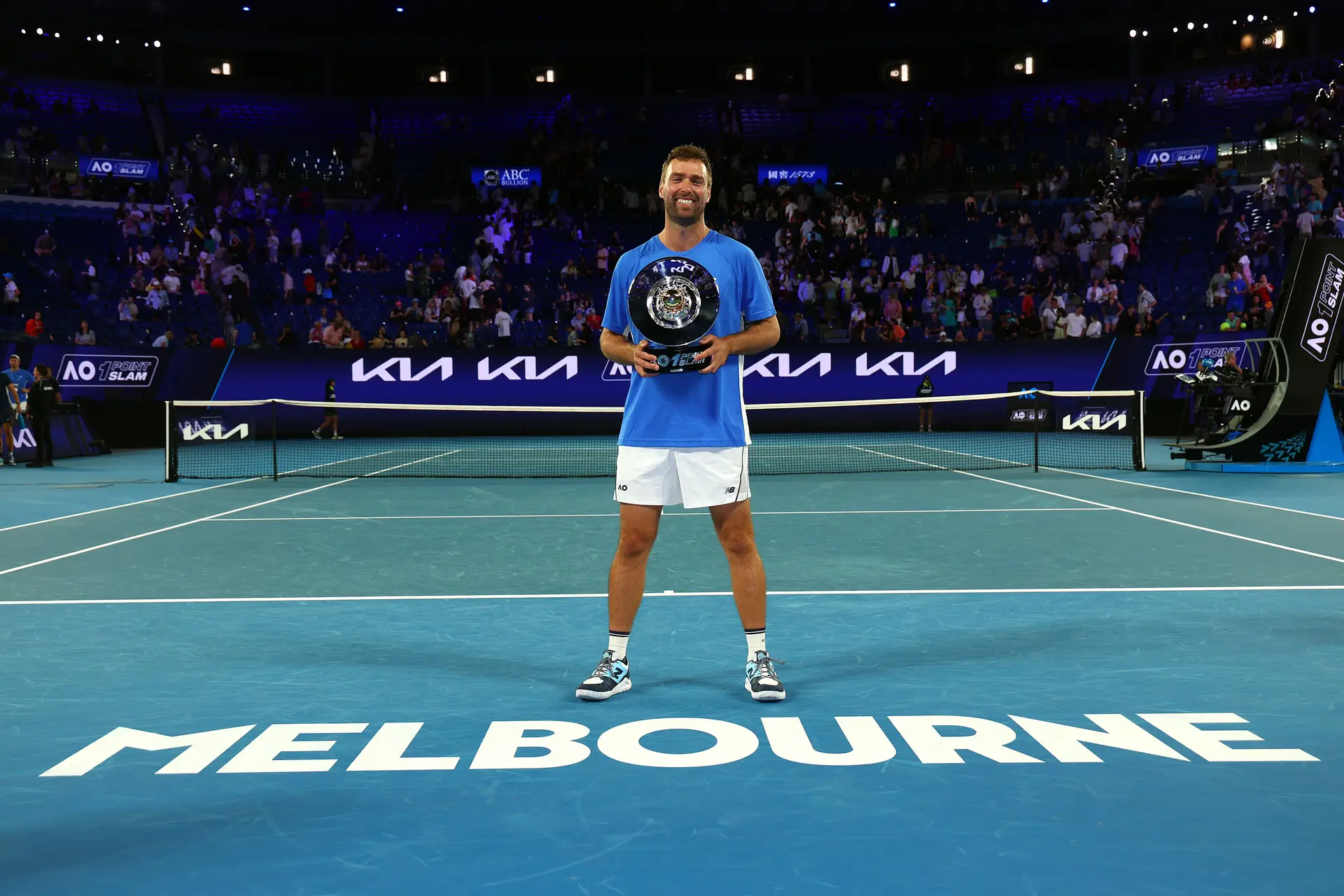 O professor de ténis Jordan Smith, de 29 anos, foi o vencedor do concurso