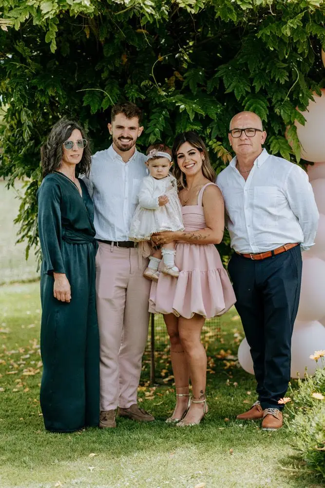 João com a namorada, a filha e os pais
