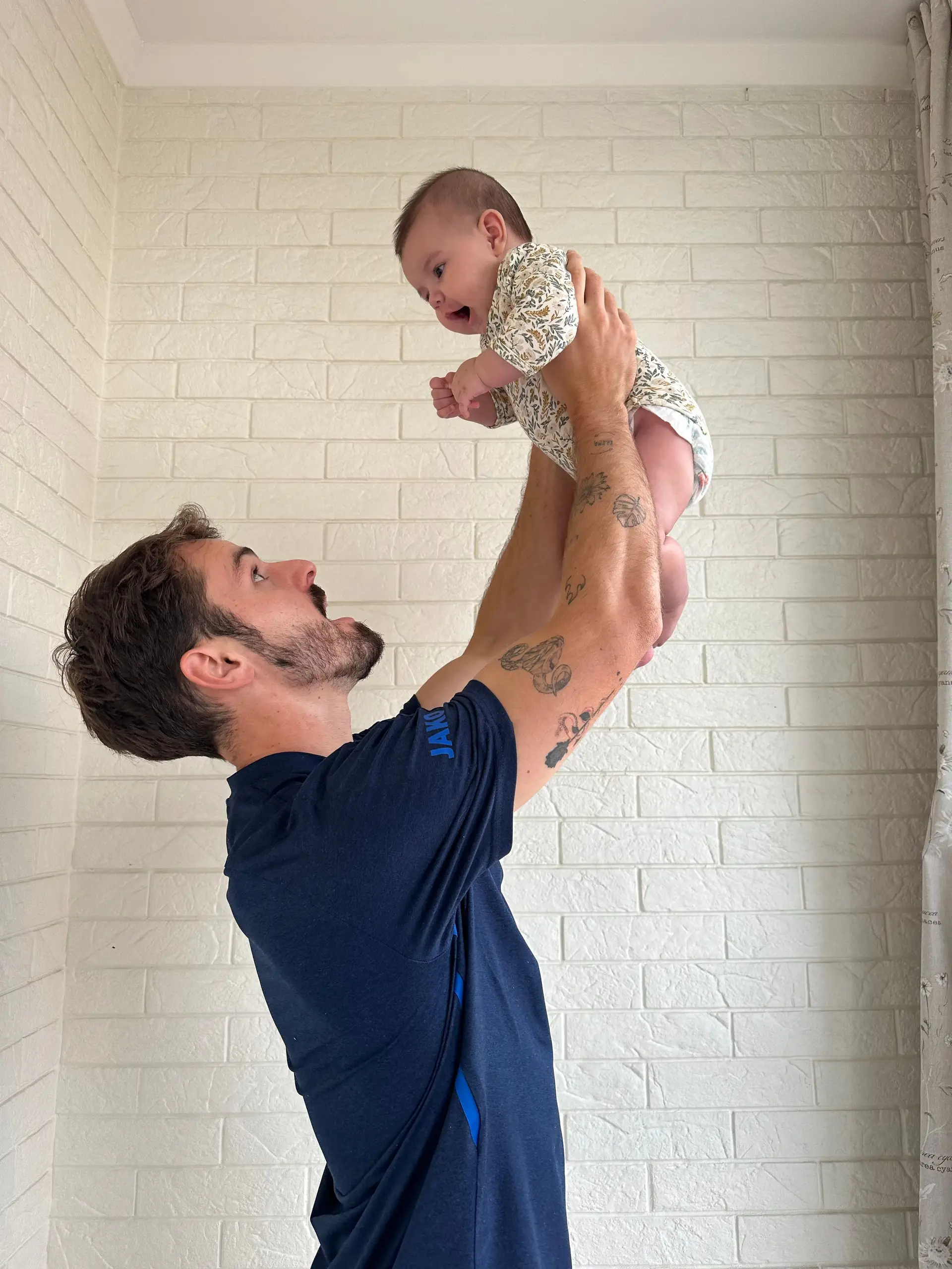 João com a filha Ariel, ainda bebé