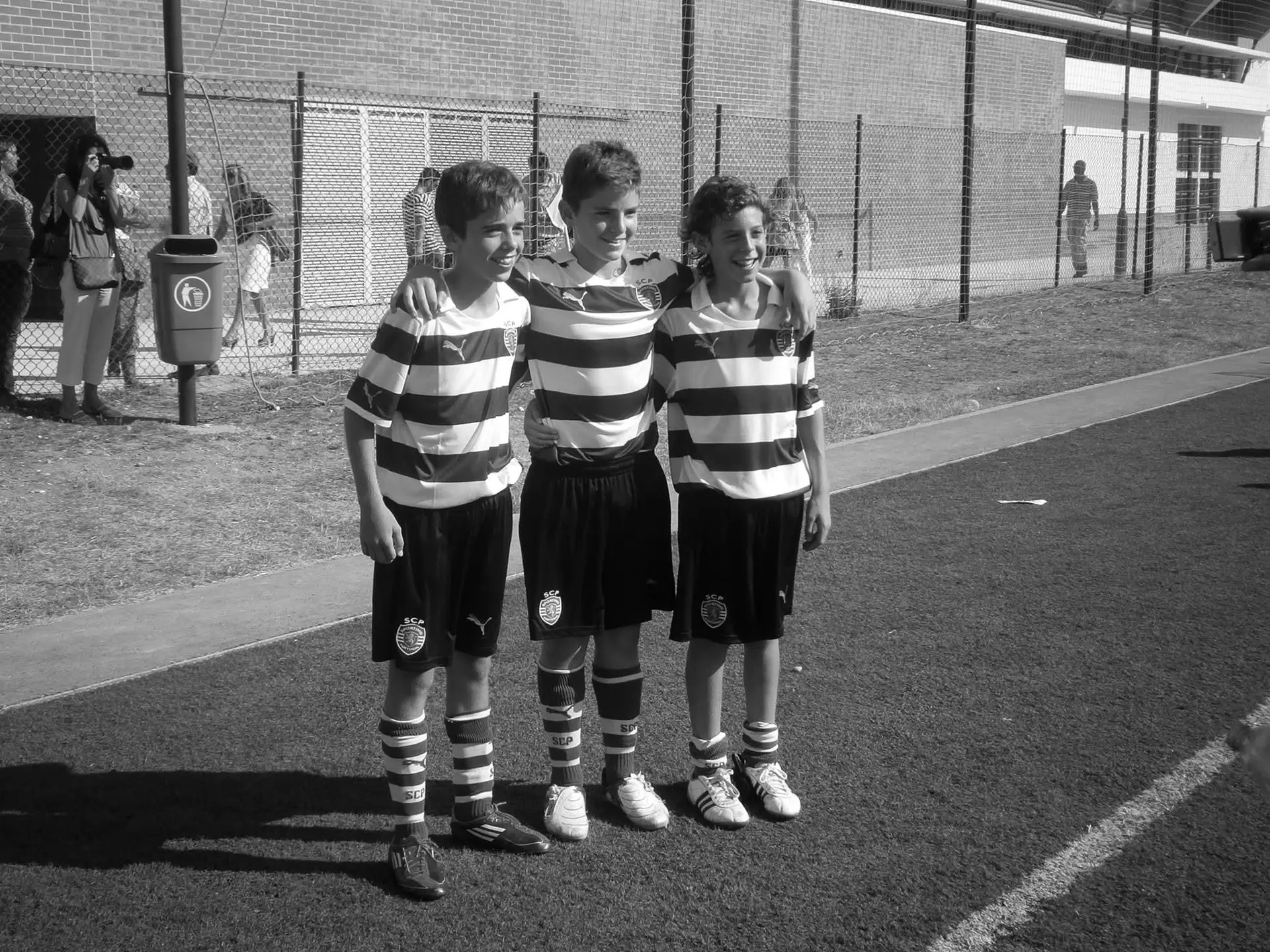 João Lameira (no centro) com Nuno Moreira (à esquerda) e Bruno Silva, na altura emq ue foi jogador do Sporting, 2011/12