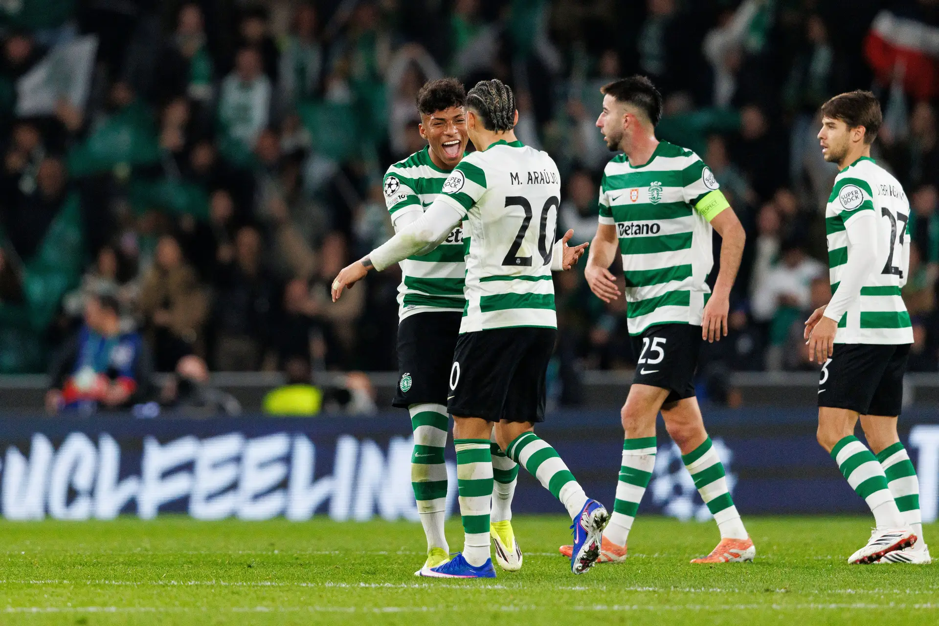 O Sporting bateu pela primeira vez um campeão europeu em título na Liga dos Campeões, depois de vencer o PSG por 2-1, em Alvalade