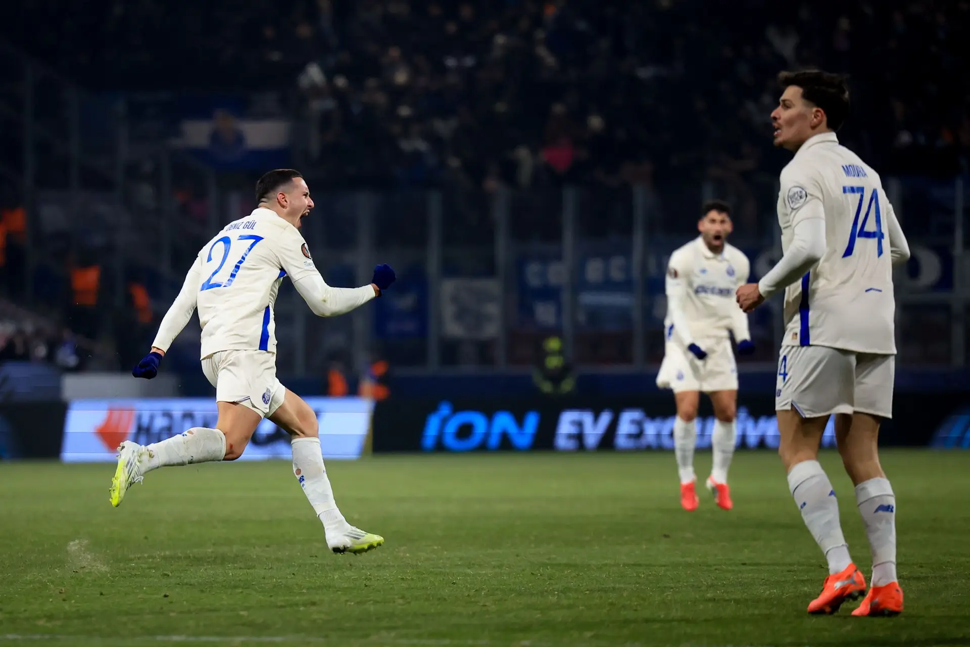 Só a raiva valeu o empate ao FC Porto na Boémia