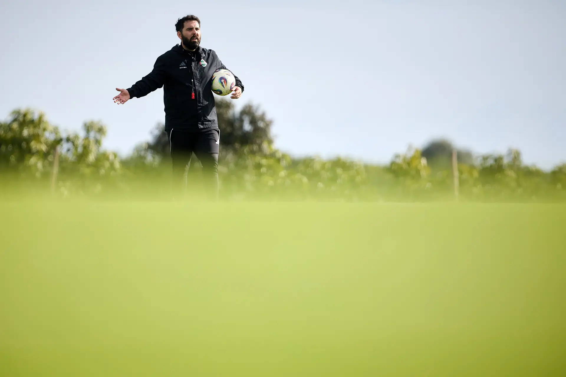 Gonçalo Feio durante o treino no estágio do Radomiak, no Algarve