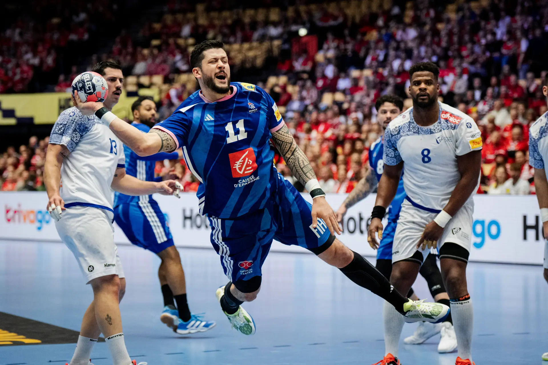 Nicolas Tournat  marca um dos golos da vitória francesa