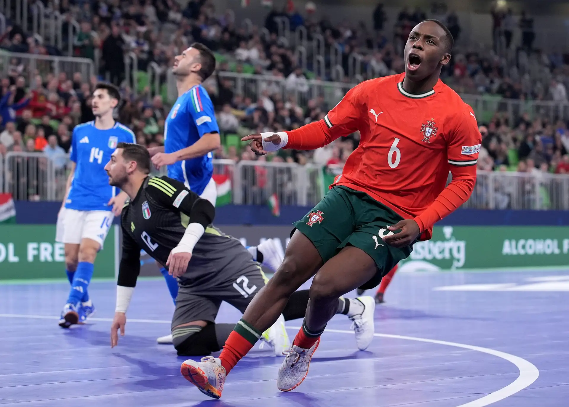 Portugal entrou no futsal com um triunfo
