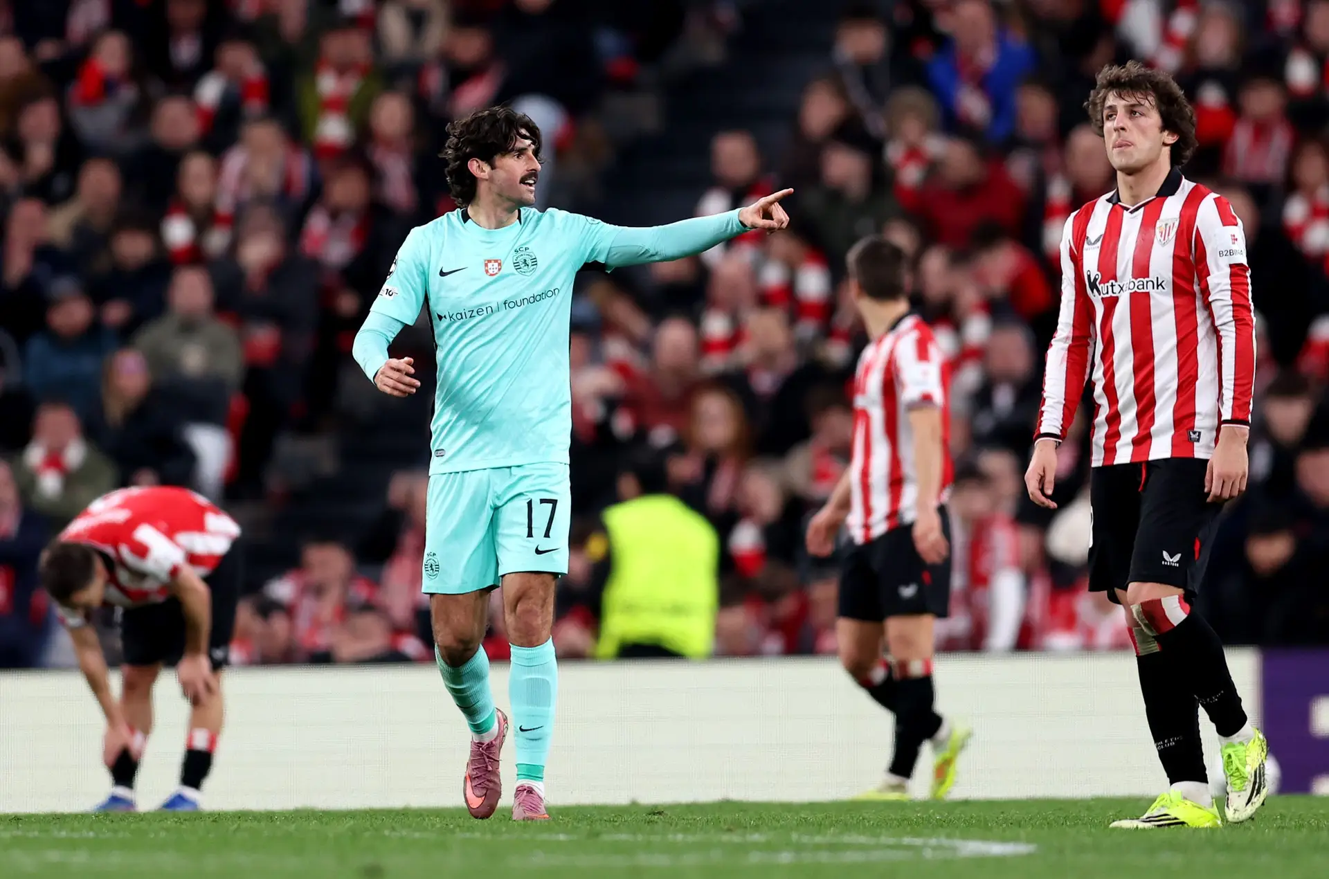 Dois momentos de brilhantismo numa batalha de nervos metem o Sporting entre os melhores dos melhores da Champions