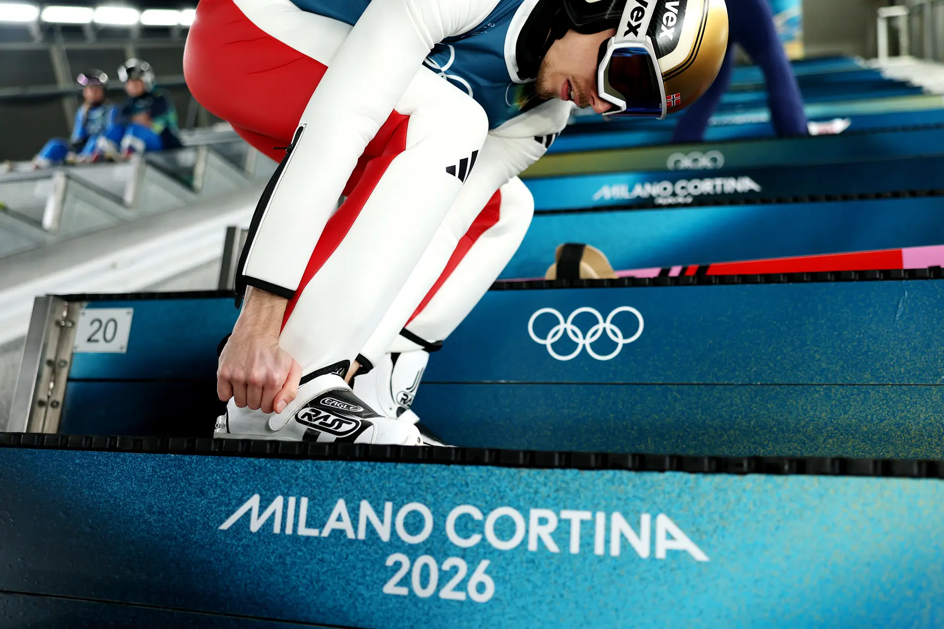 Johann André Forfang, um dos esquiadores noruegueses que cumpriram uma suspensão após usarem fatos ilegais em provas de saltos de esqui
