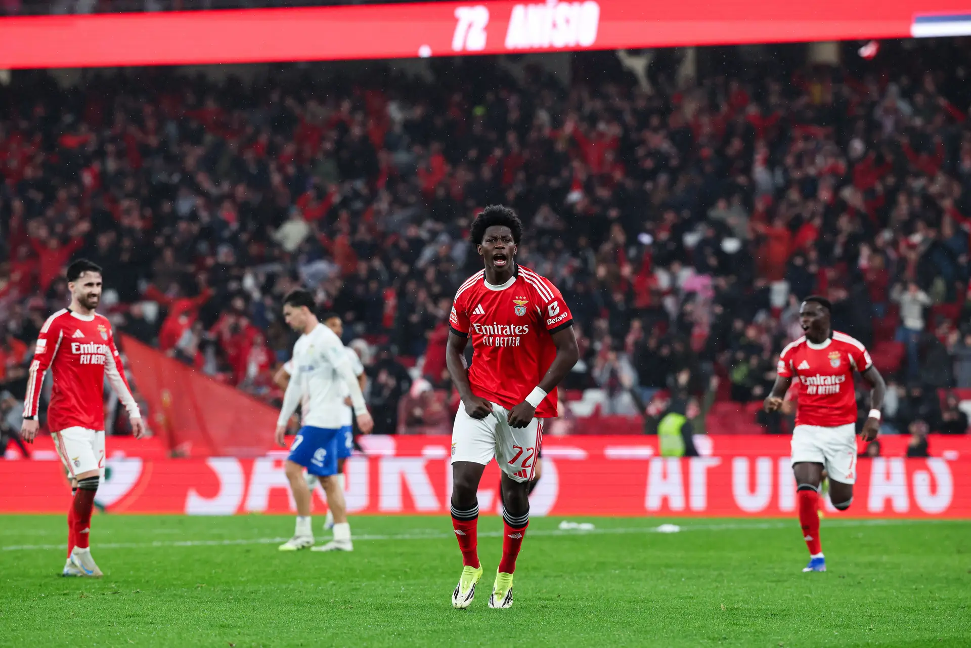 Aos 17 anos, o jovem avançado marcou pela segunda vez na equipa principal do Benfica