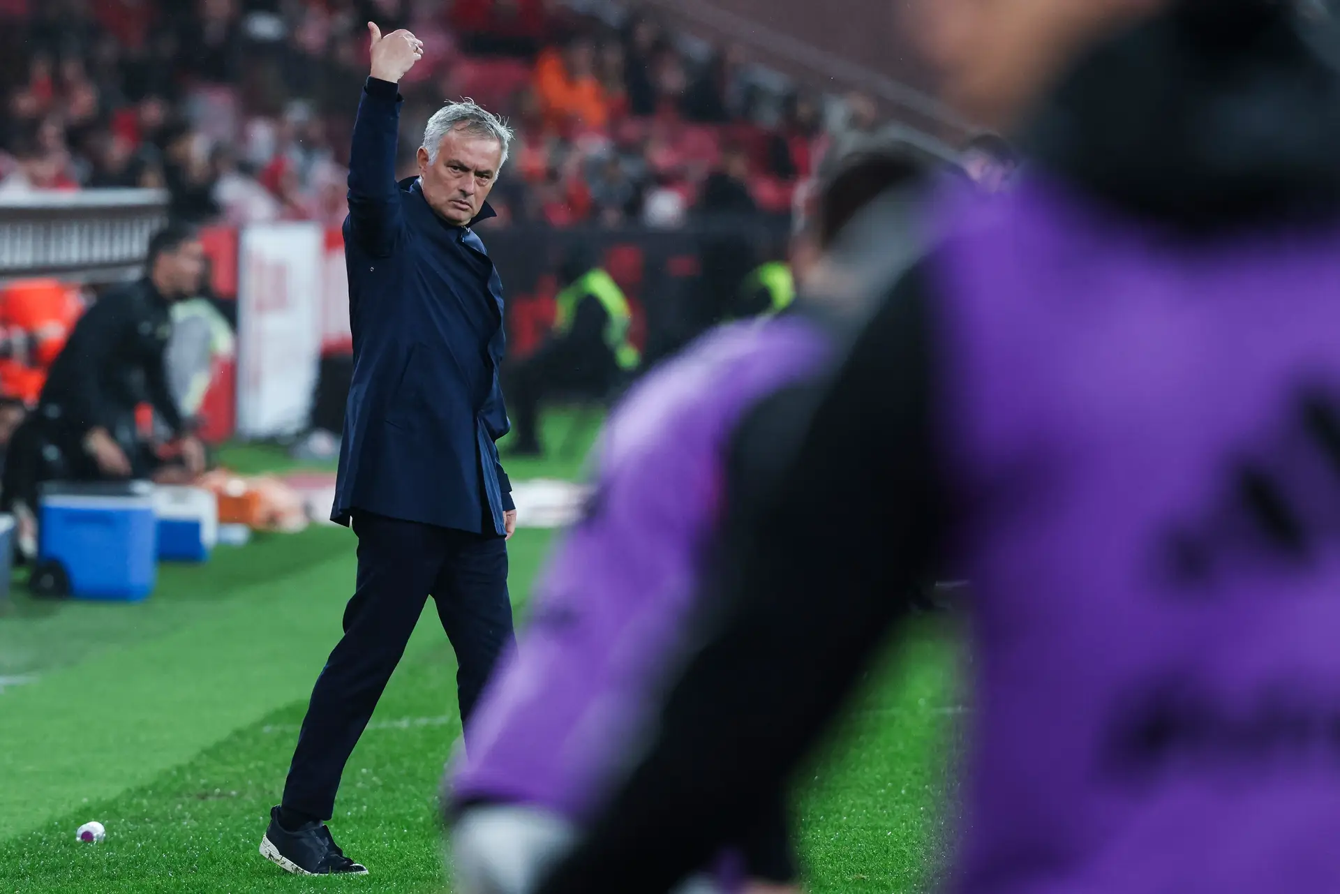 José Mourinho tirou do banco o adolescente que deu a vitória do Benfica contra o Alverca