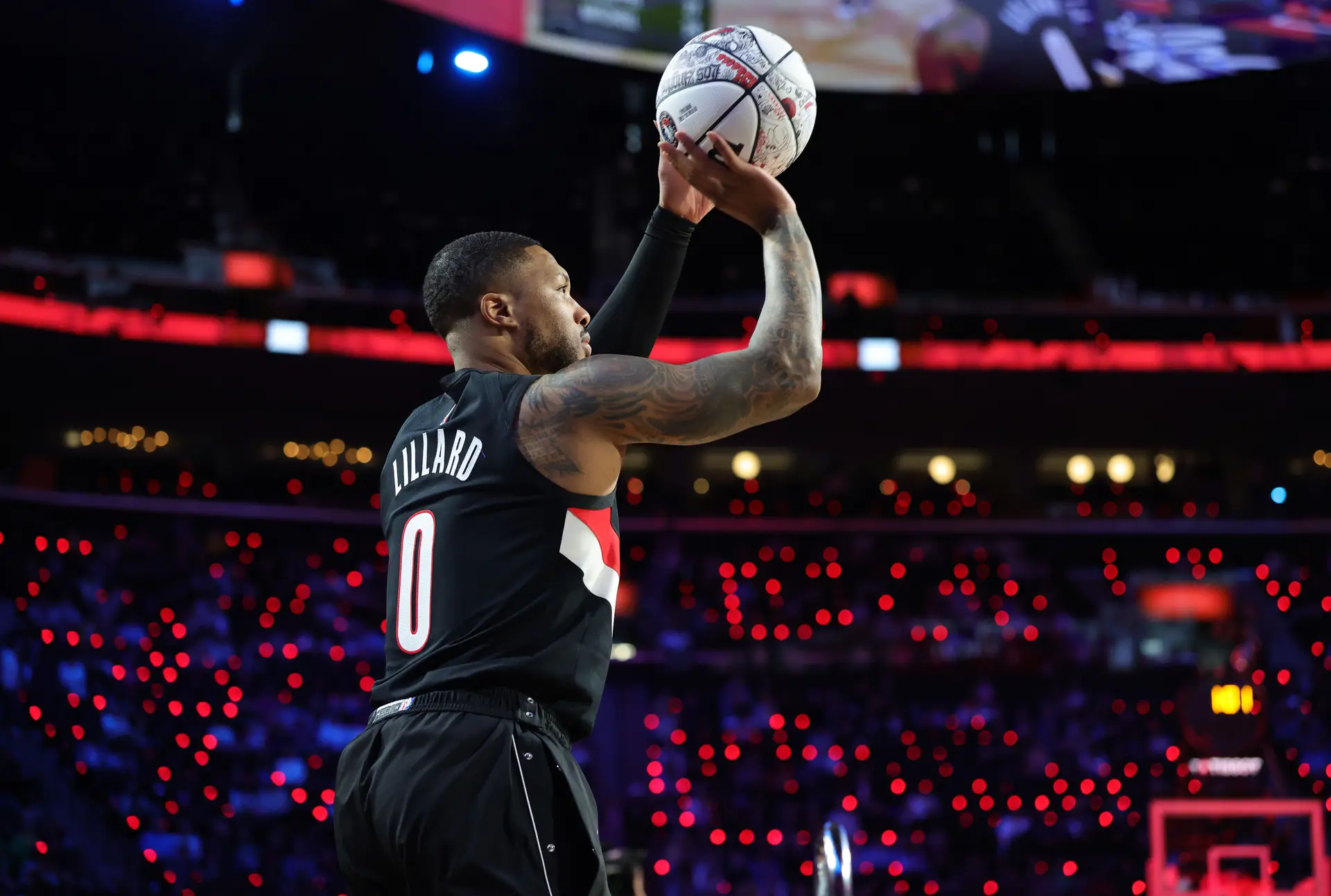 Damian Lillard, Craig Hodges e Larry Bird são os únicos com três vitórias no concurso de triplos