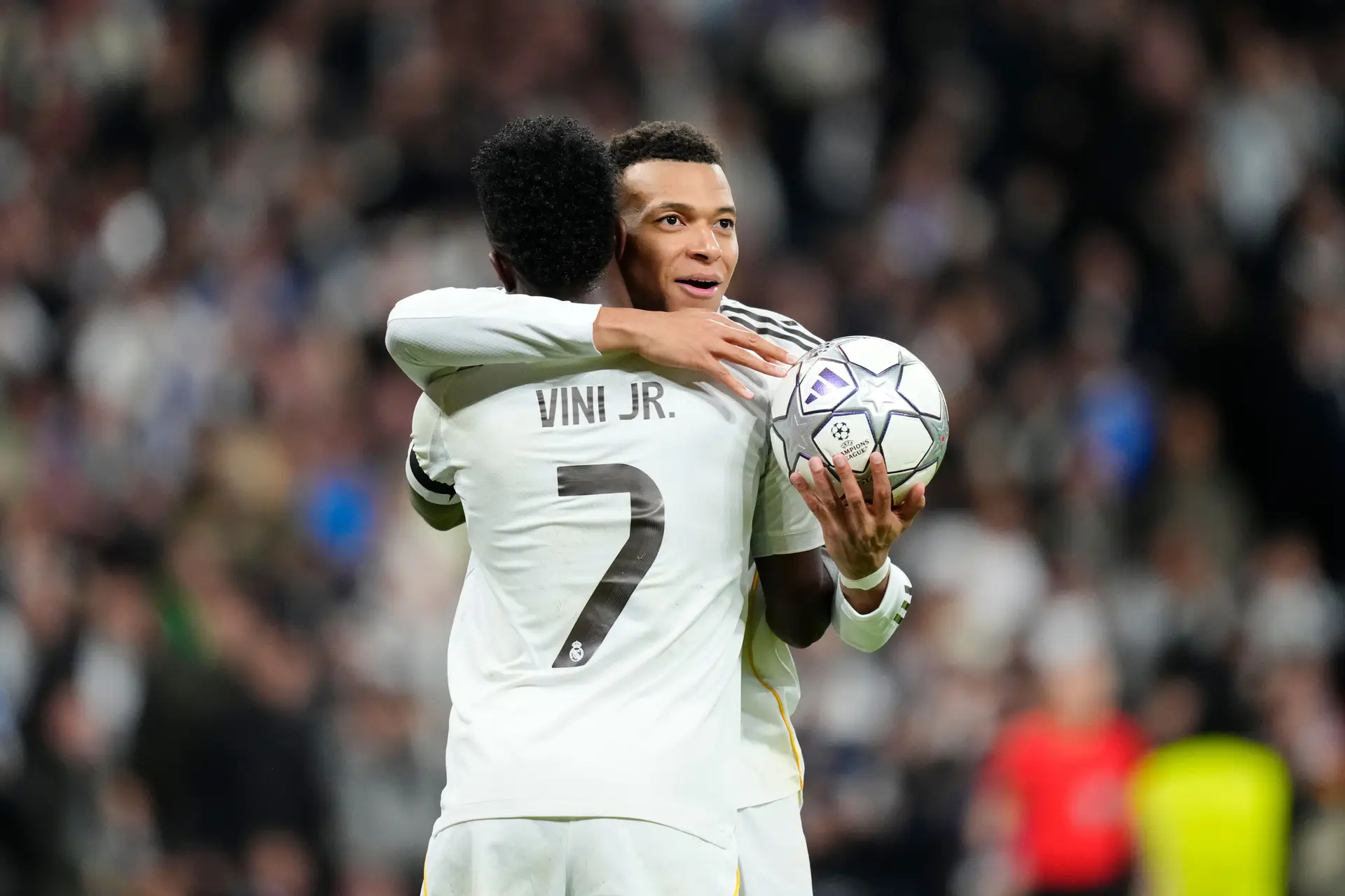 Kylian Mbappé e Vinícius Júnior são os jogadores que mais encaixam na definição de galáticos do atual Real Madrid