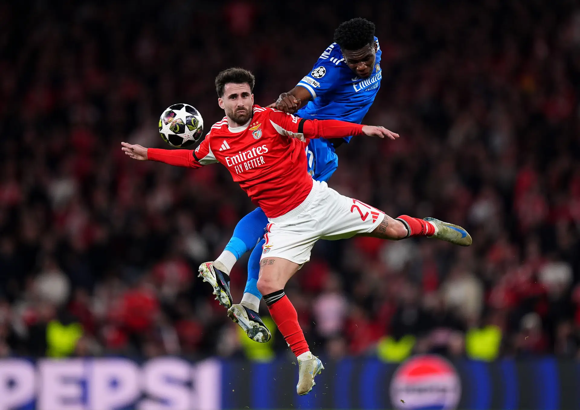 Do caos radiante ao realismo, o Benfica vai apenas ligado às máquinas a Madrid