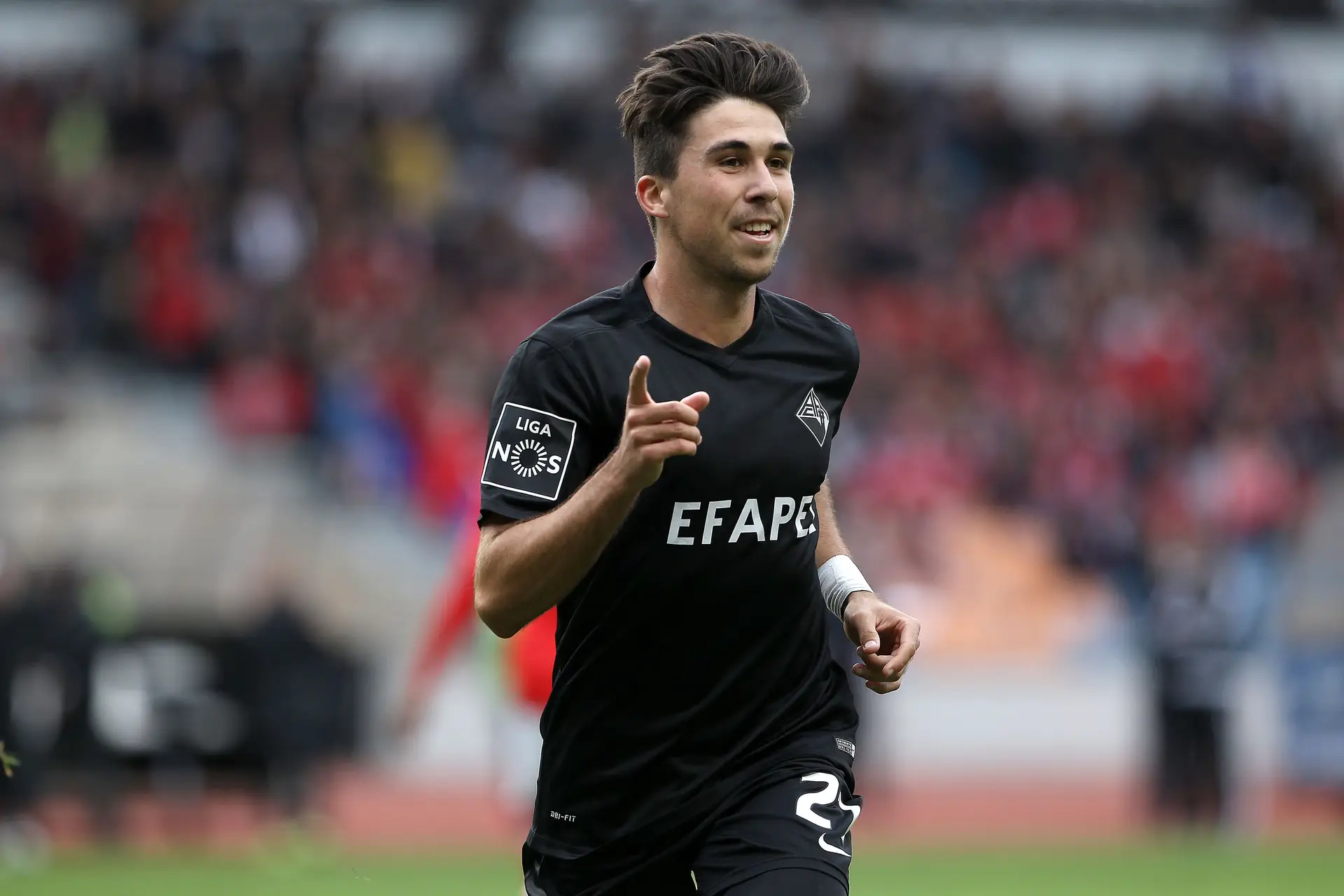 “Fui treinar aos juniores e descontraí. O Sérgio Conceição viu, escondido. Voltei aos seniores e deu-me um raspanete, foi um abre-olhos”