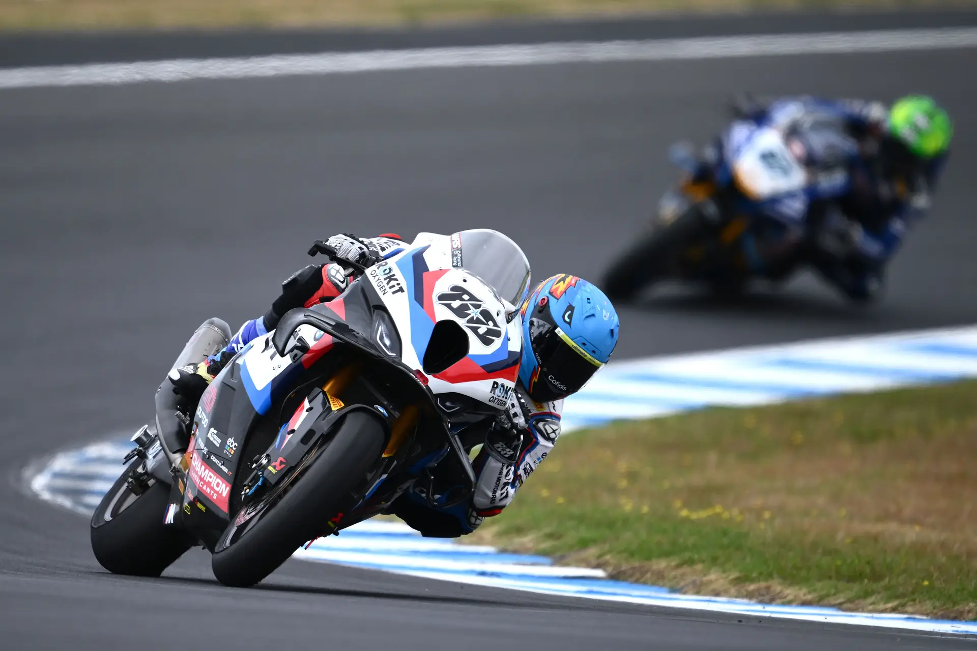 Miguel Oliveira estreia-se no Mundial de Superbikes com recuperação de 13 lugares