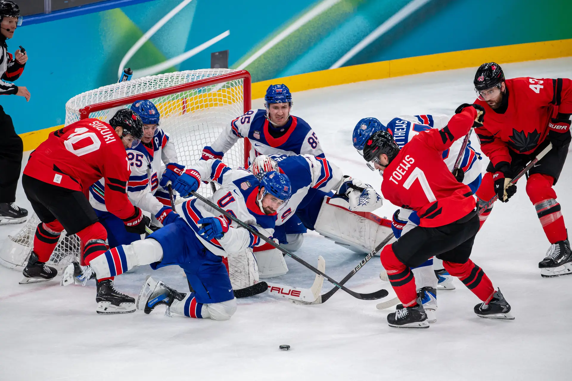 Quase cinquenta anos depois do Milagre no Gelo, os Estados Unidos voltam a ser ouro no hóquei