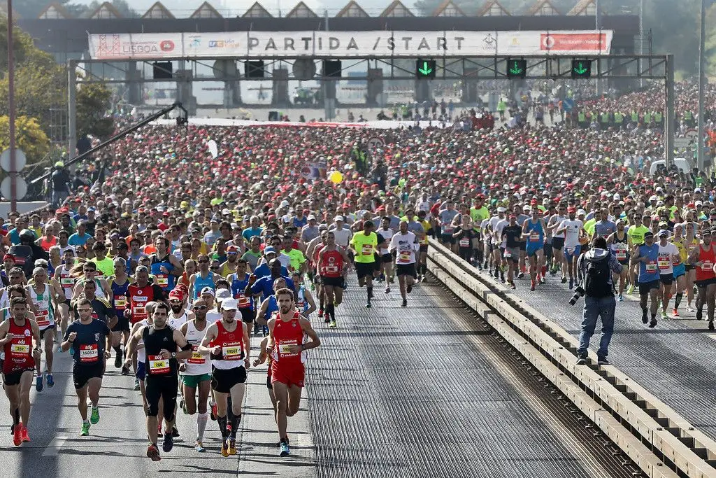A partida na Ponte 25 de Abril da EDP Meia-Maratona de Lisboa, em 2017