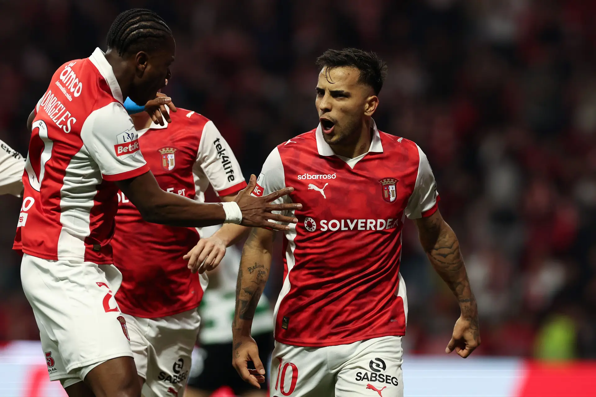 Tal como no jogo da primeira volta, um penálti marcado por Rodrigo Zalazar fixou o empate entre SC Braga e Sporting