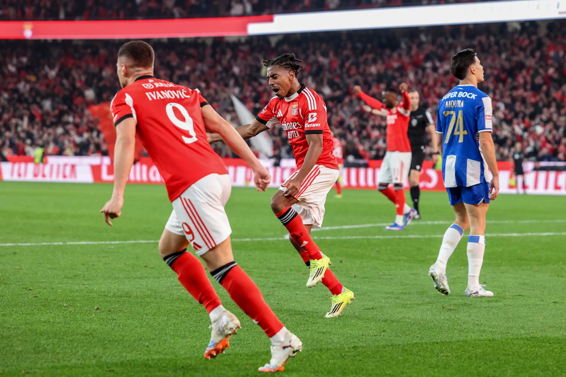Leandro Barreiro a celebrar o golo com que empatou o clássico na Luz, aos 88 minutos