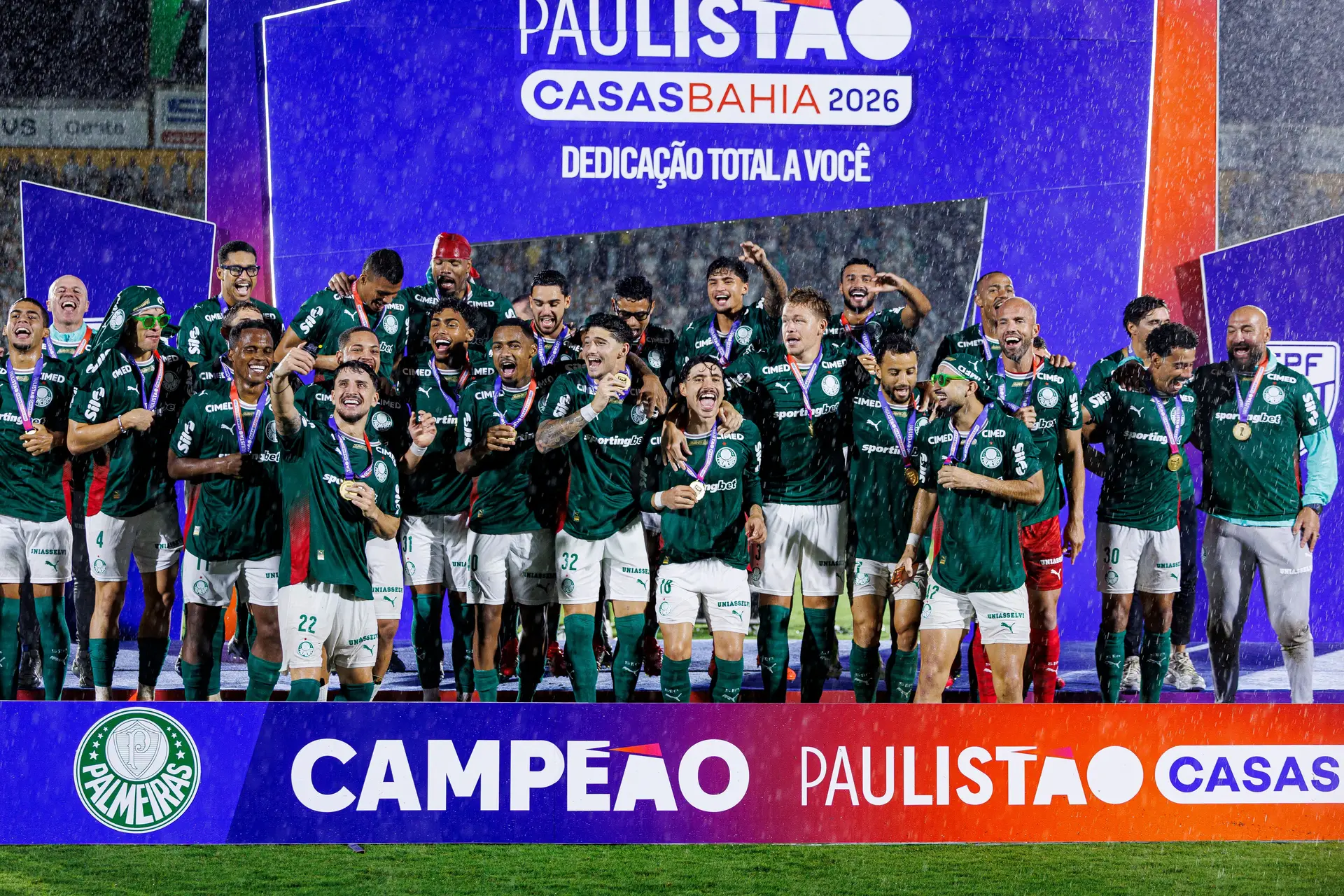 O Palmeiras a festejar o título paulista